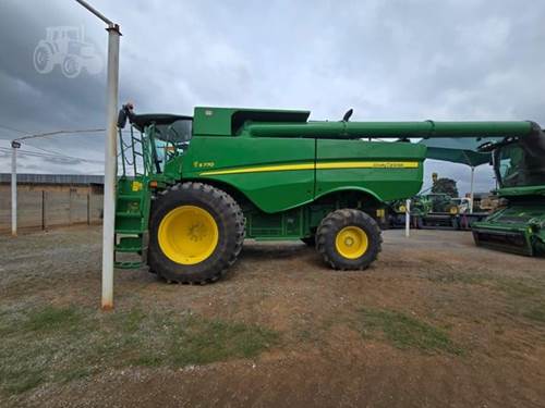 John Deere John Deere S770