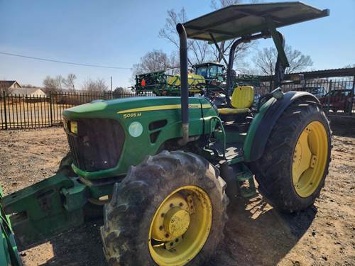 John Deere 5085M OOS 